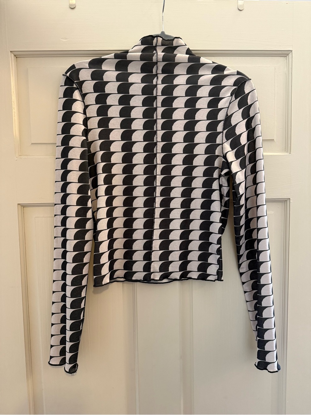 Nasty Gal Black & White Geometric Long Sleeve Top